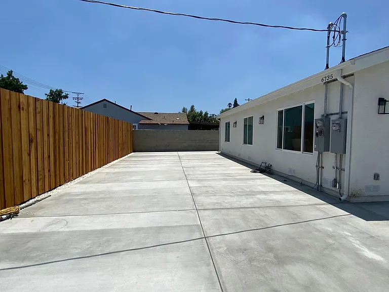 6735 Glade Ave — Photo 21
