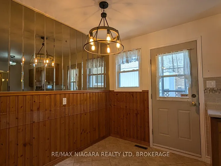 624 Bunting Rd — Photo 6
