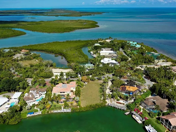 24 Cardinal Ln, Key Largo, FL 33037