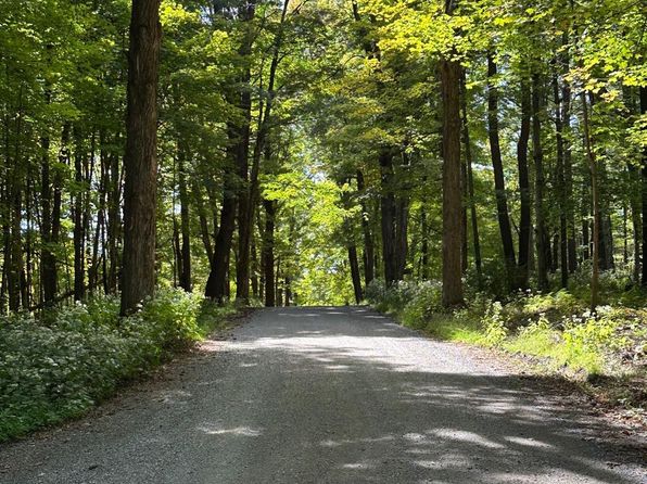 230 Scannell Rd, Chatham, NY 12037