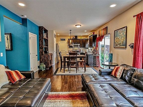 4th image of 1092 NE Millwood Ct