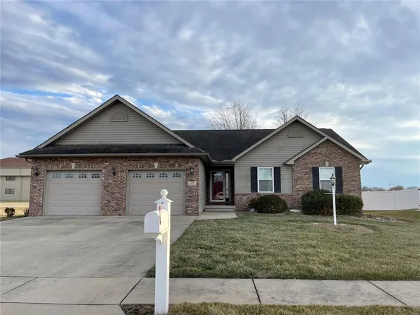 128 Patton Dr, Bethalto, IL 62010