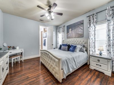 1008 King George Ln, Aubrey, TX, 76227