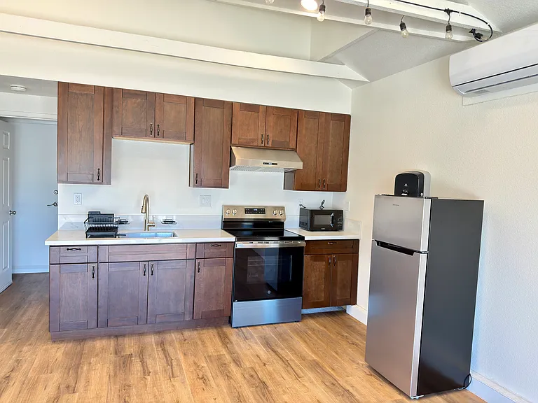 4224 Governor Dr — Photo 15
