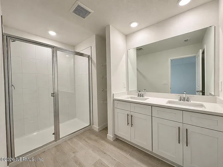 166 Yellowstone Dr — Photo 16