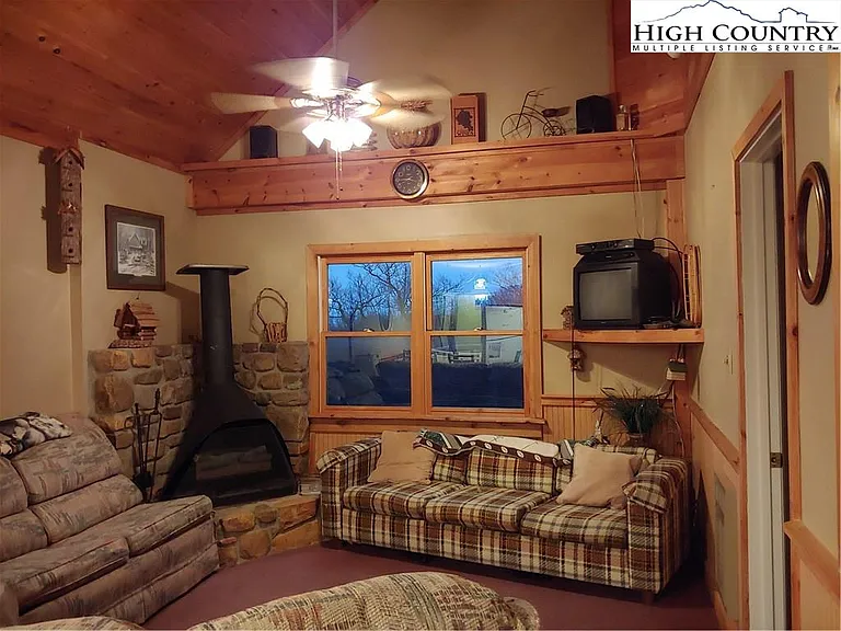 1005 Beech Mountain Pkwy #307 — Photo 4