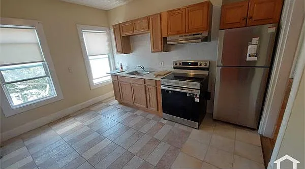 4 bed, 1560 sqft, $3,100 — Photo 2