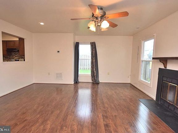 3rd image of 7480 Emerald Dr