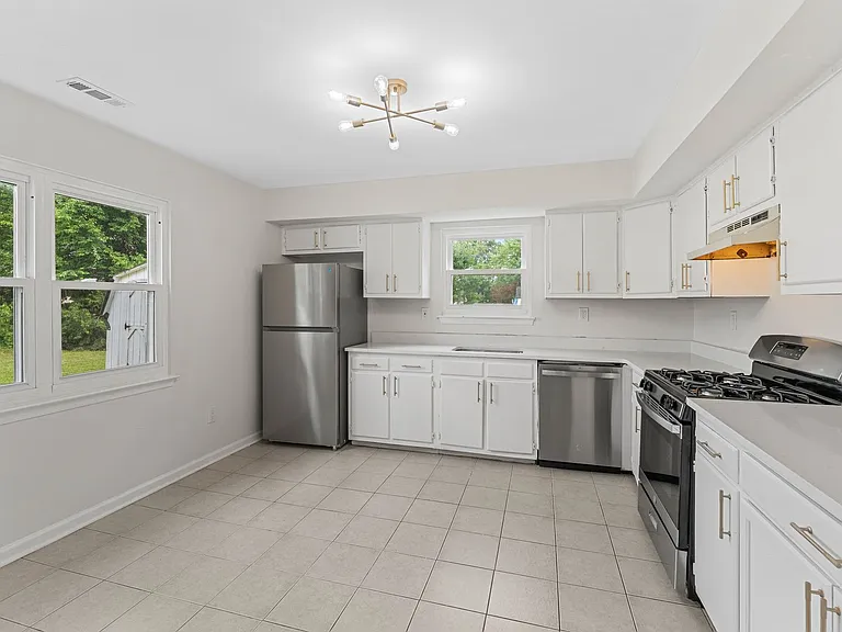 7 Andrea Dr — Photo 15