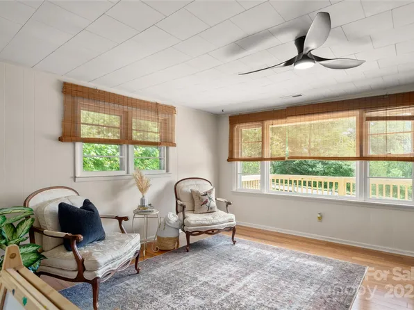 45 Armstrong Rd, Etowah, NC 28729
