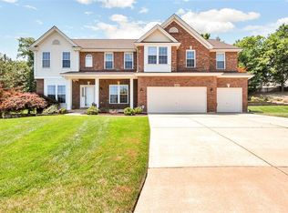 5693 Wrenwyck Pl, Weldon Spring, MO 63304