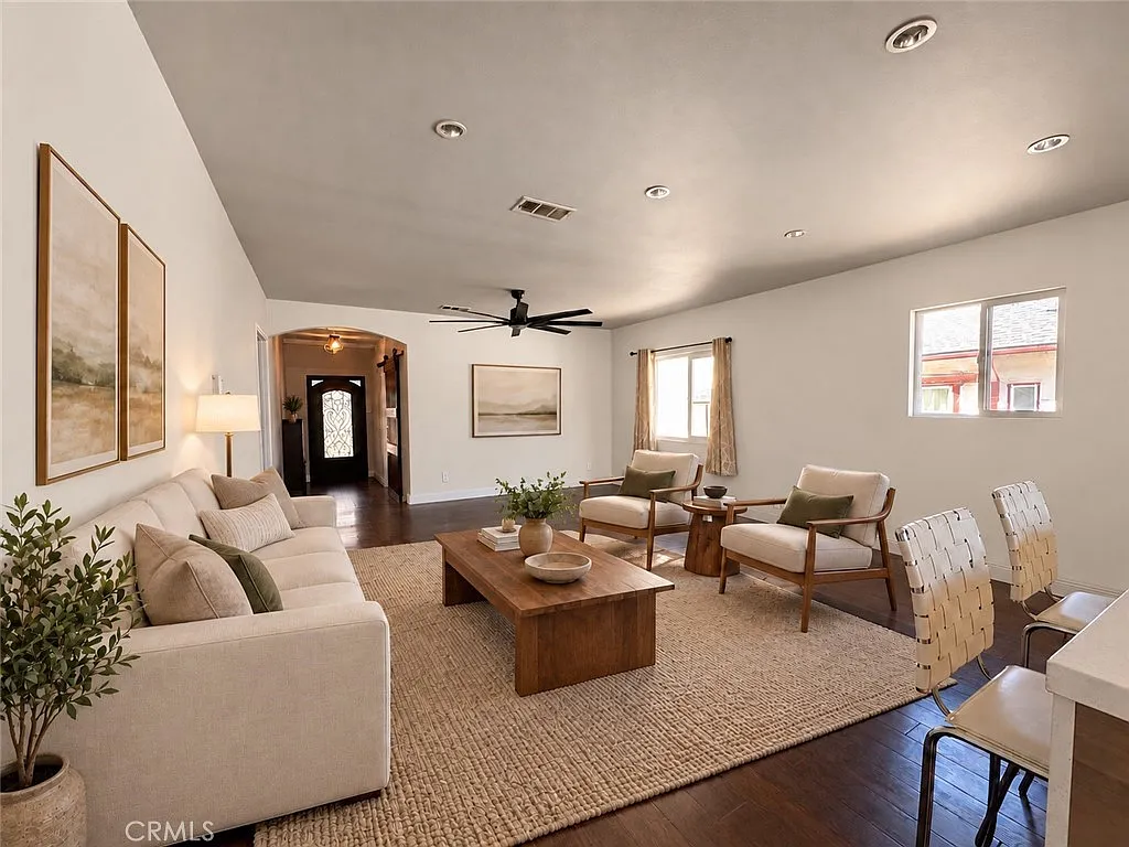3 bed, 1276 sqft, $3,750 — Photo 1