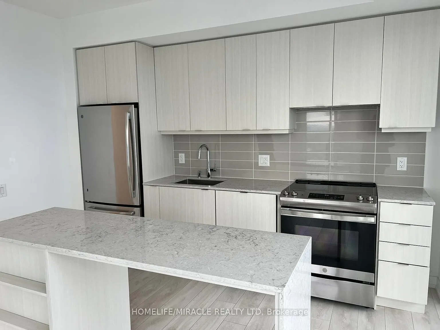 2 bed, $2,900 — Photo 3