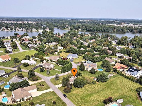 3rd image of 30891 Elm Dr