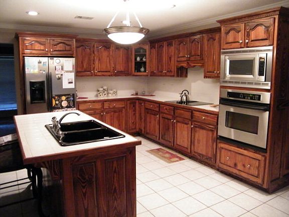 5th image of 201 Vinland Cir