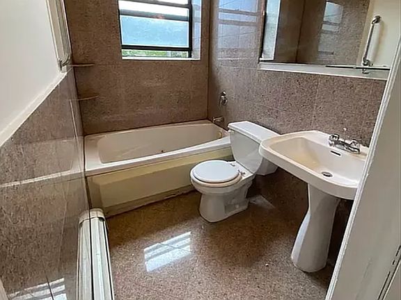 5th image of 82 W 105th St APT 4C