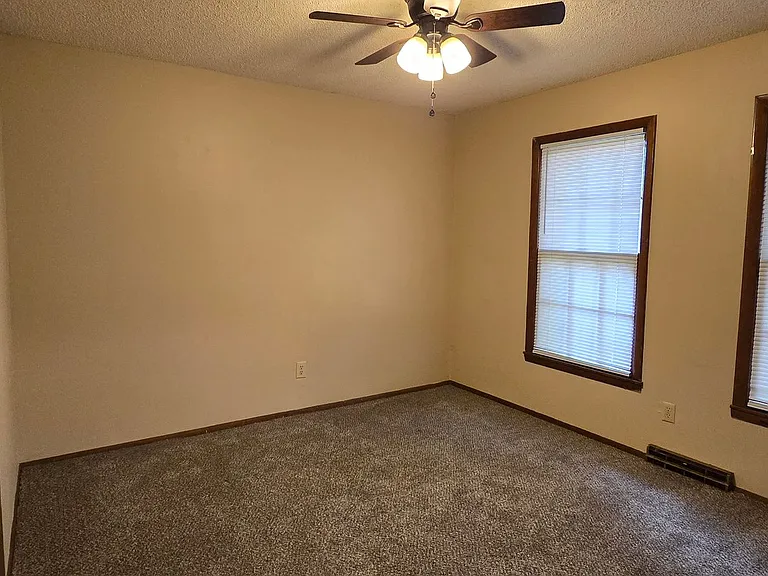 1117 E Rosebrier St — Photo 8