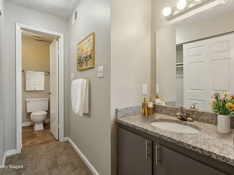 Applewood At The Cove Apartments — Photo 18