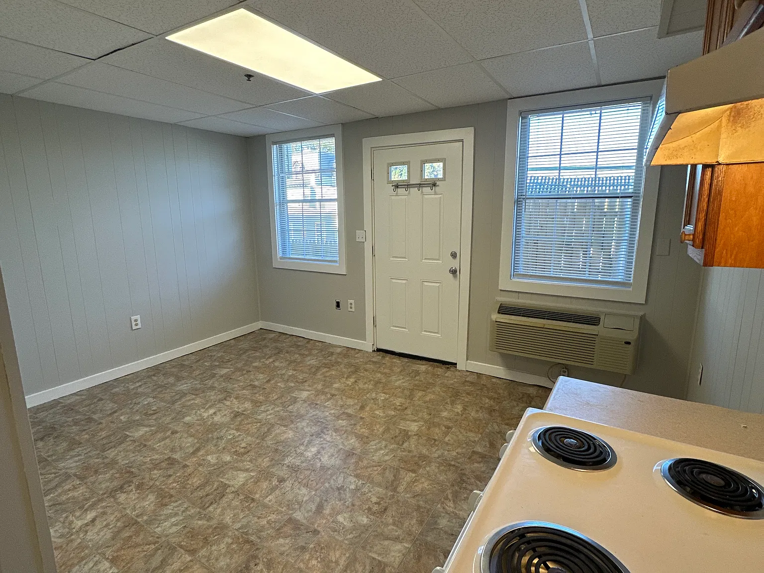1 bed, 400 sqft, $1,125 — Photo 1