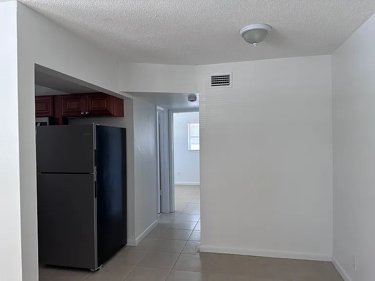 3213 SE 12th St — Photo 4