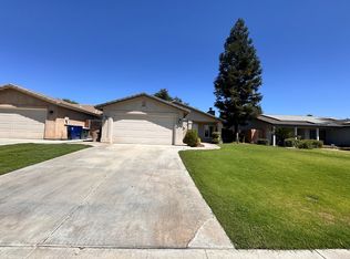5708 Clear Valley Ct, Bakersfield, CA 93313