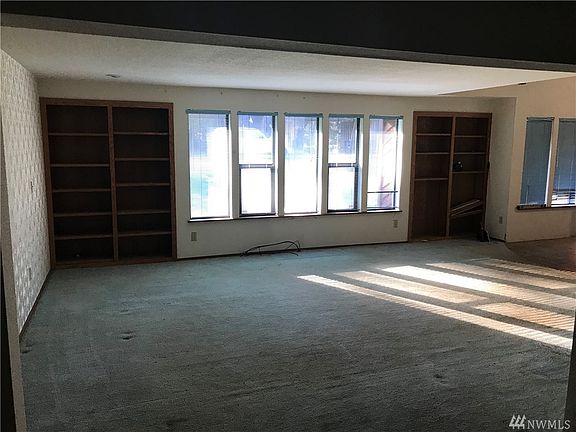 4th image of 520 Green Island Way