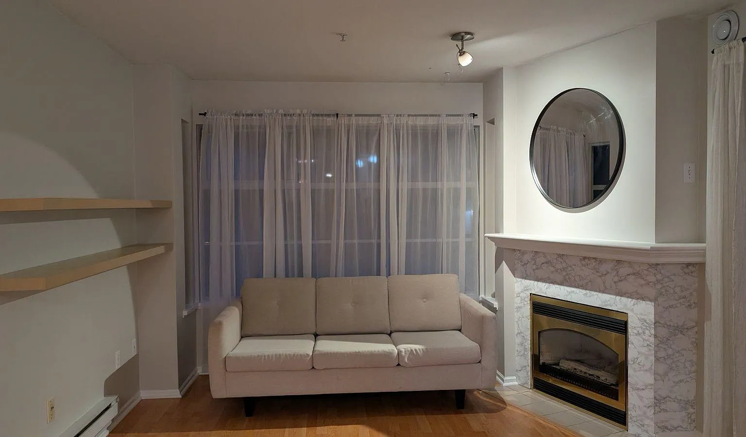 1 bed, 583 sqft, $1,950 — Photo 2