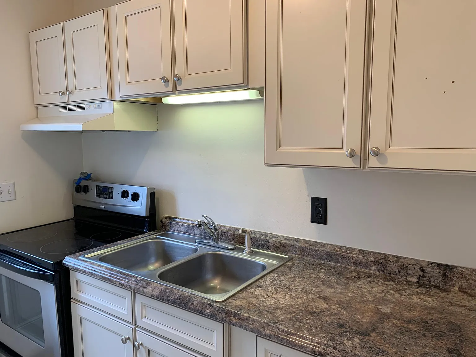 2 bed, 900 sqft, $1,150 — Photo 4