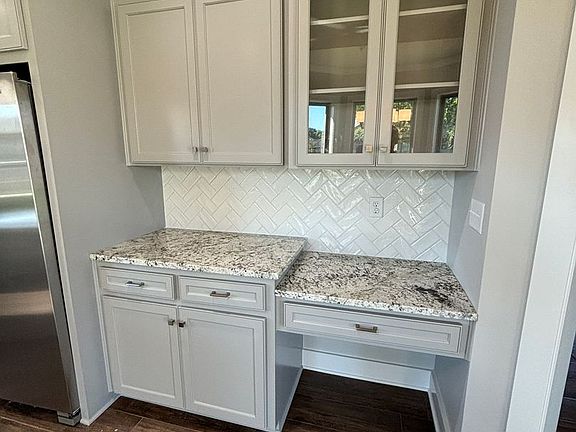 5th image of 520 Half Moon Ct