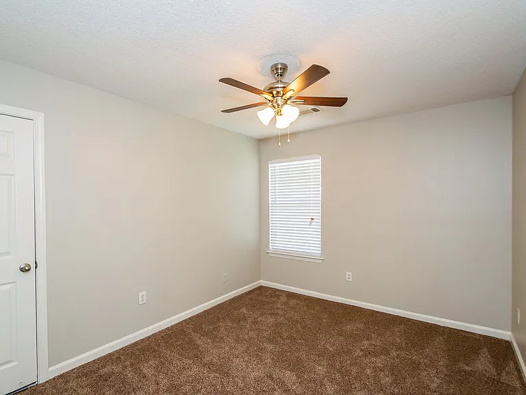 225 Magnolia Garden Ln — Photo 12