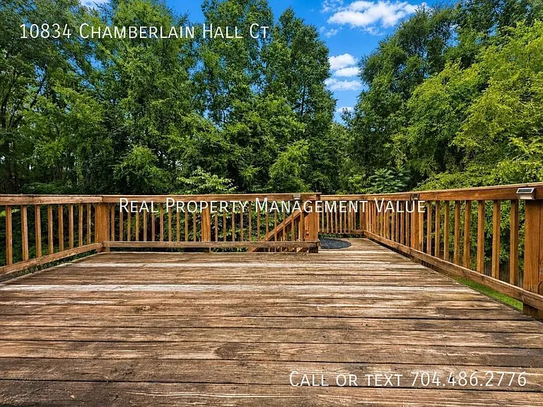 10834 Chamberlain Hall Ct — Photo 33