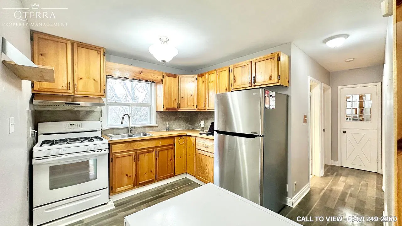 3 bed, 1200 sqft, $2,395 — Photo 2