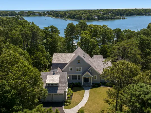 9 Ockway Bay Road, Mashpee, MA 02649