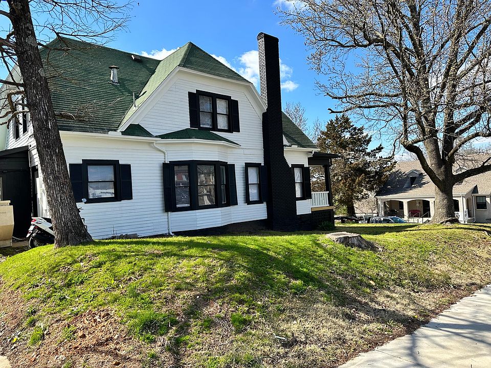 215 W Meadow St, Fayetteville, AR 72701 Zillow