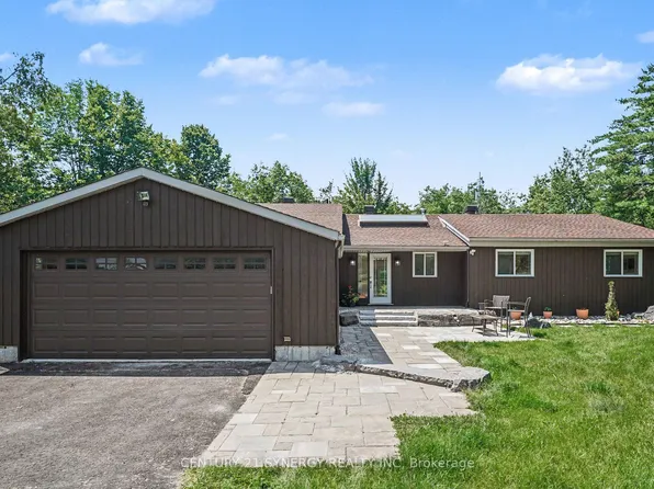 105 Ironwood Ct, Ottawa, ON K0A 1T0