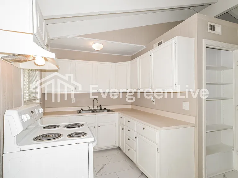 2756 Shadowcreek Dr — Photo 6