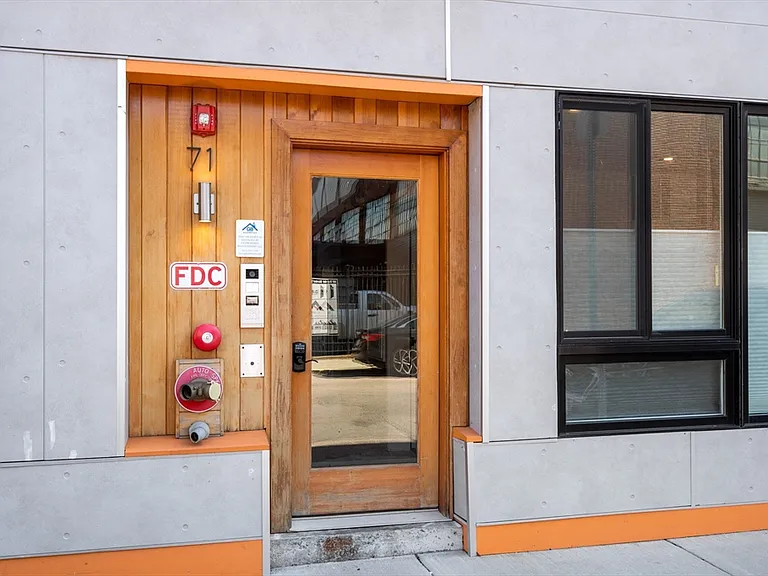 71 Border St #2 — Photo 2