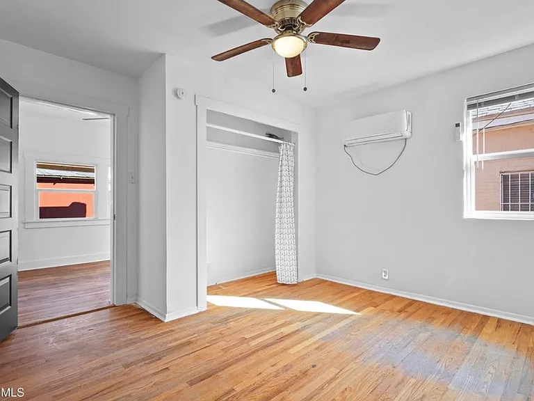 1018 Brown St #B — Photo 10