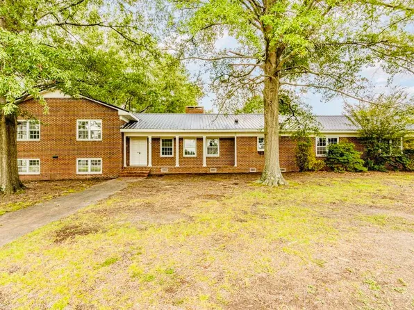1114 Merry St, Dunn, NC 28334
