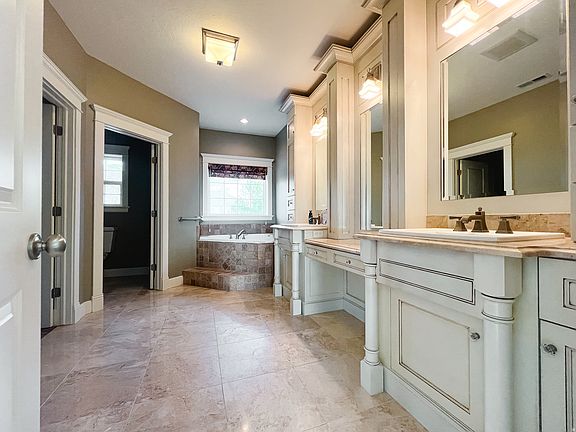 5th image of 434 S Cardon Ridge Dr