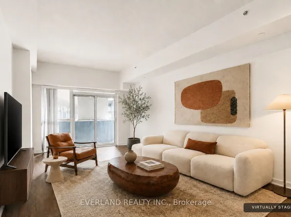 20 Bruyeres Mews #201, Toronto, ON M5V 0G8