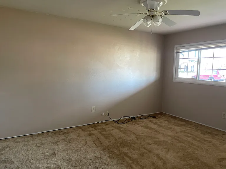 101 Sherman Dr — Photo 4