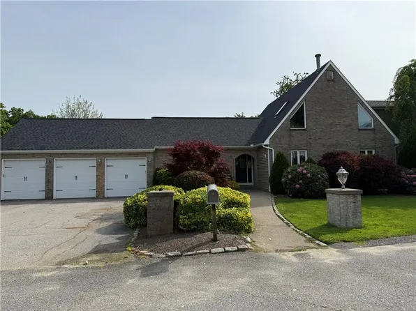 4 Albert Dr, Johnston, RI 02919