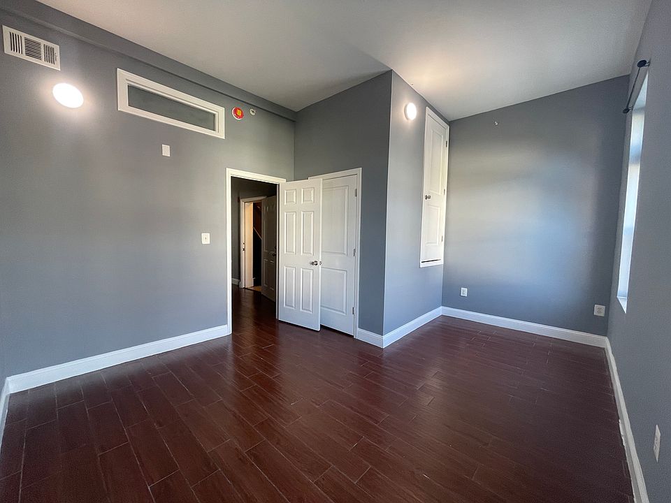 546 N 10th St Philadelphia PA Zillow