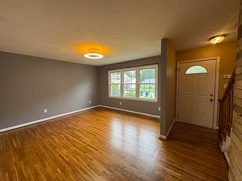 114 Olin Dr — Photo 2