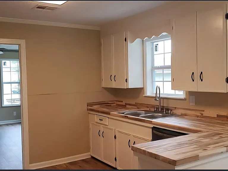 407 Penn St — Photo 2