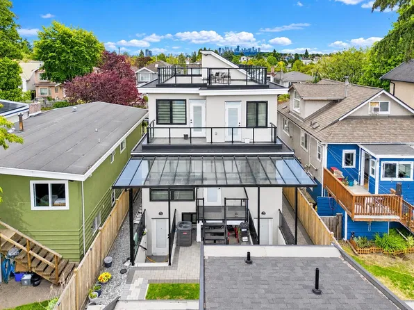 5577 Inverness St, Vancouver, BC V5W 3P4