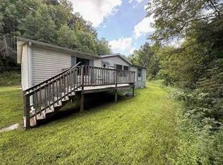 4088 Barnes Mountain Rd, Irvine, KY 40336