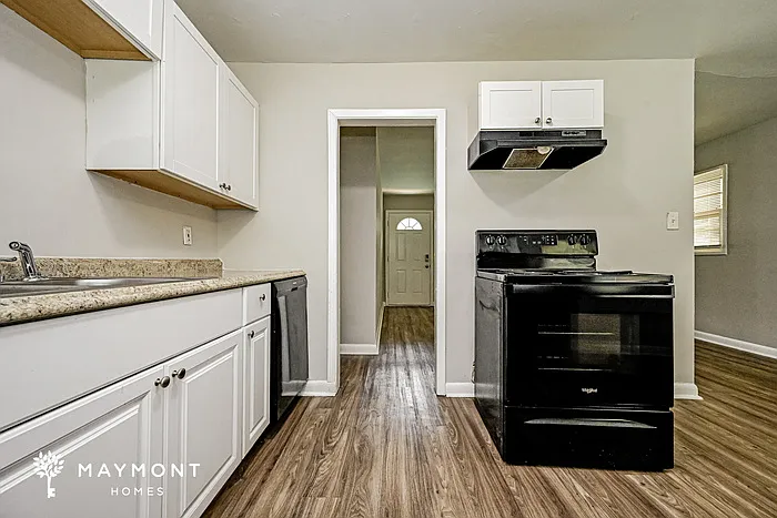 1044 Valley View Rd SE — Photo 7