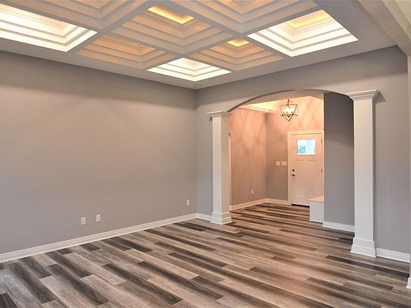 Beautiful Open Concept